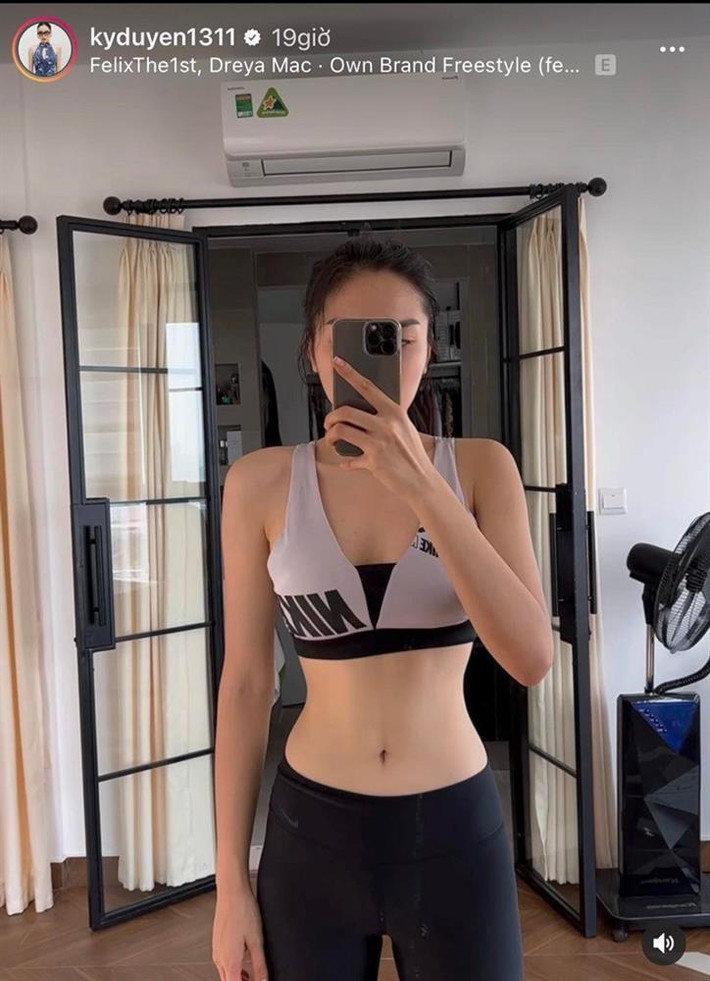 br/> Từng gây "hết hồn" vì thân hình tăng size trầm trọng thậm chí nhiều lần lộ khoảnh khắc "eo bánh mì" kém đẹp trên sóng truyền hình, Kỳ Duyên thời gian qua dần lấy lại phong độ hình thể nhờ chăm chỉ tập gym. Mới đây, nàng hậu đăng tải một clip khoe cận body lên mạng xã hội. Thừa nhận can thiệp dao kéo vòng 1 để tự tin hơn nhưng trong lần lộ diện này, vòng 2 bé tí như photoshop của người đẹp mới gây bất ngờ.