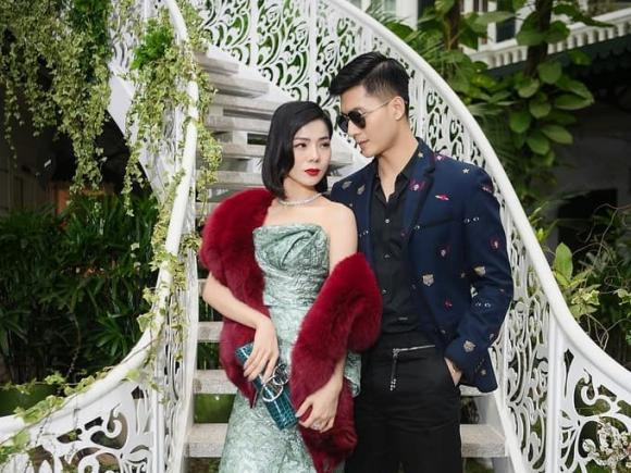 br/> Sau khi công khai chuyện tình cảm với công chúng và báo chí truyền thông, Lệ Quyên và Lâm Bảo Châu ngày càng thoải mái hơn trong việc thể hiện tình cảm trên mạng xã hội.