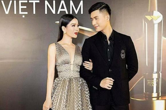 Cứ mỗi lần cả hai đăng ảnh là y như rằng ai nấy phát hờn vì quá đỗi ngọt ngào.