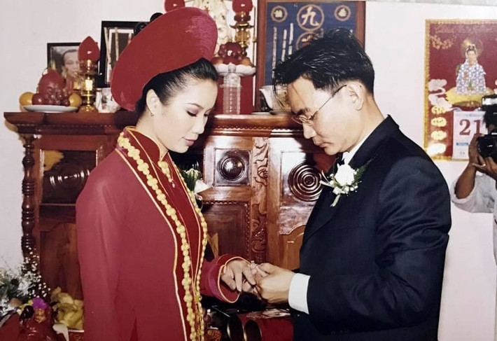 Trịnh Kim Chi kỷ niệm 21 năm cưới.