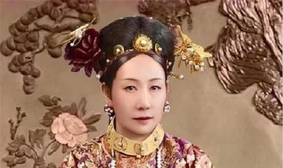 Đây chỉ là từ góc độ của Hoàng đế Hàm Phong. Từ góc độ của lịch sử cũng ghi chép về nhan sắc của bà. Trong cuốn "Mãn Thanh ngoại sử" đã miêu tả về vị Thái hậu Từ Hi như sau: "Tuổi tuy còn nhỏ nhưng rất thông tuệ, nhan sắc không có đối thủ" (Miêu tả giai đoạn khi Từ Hi còn trẻ).