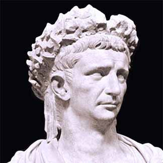 Trong thời gian đó, hoàng đế Claudius đã đến Anh trực tiếp chỉ huy, thị sát tình hình và ở xứ sở sương mù 16 ngày trước khi trở về Rome như một người hùng.