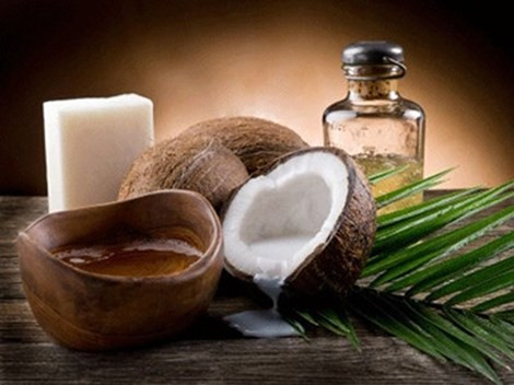 Ngoài ra, không cần nấu nướng cầu kỳ. Bạn có thể bổ sung năng lượng cho ngày mới bằng cách nhấm nháp một muỗng dầu dừa mỗi sáng.