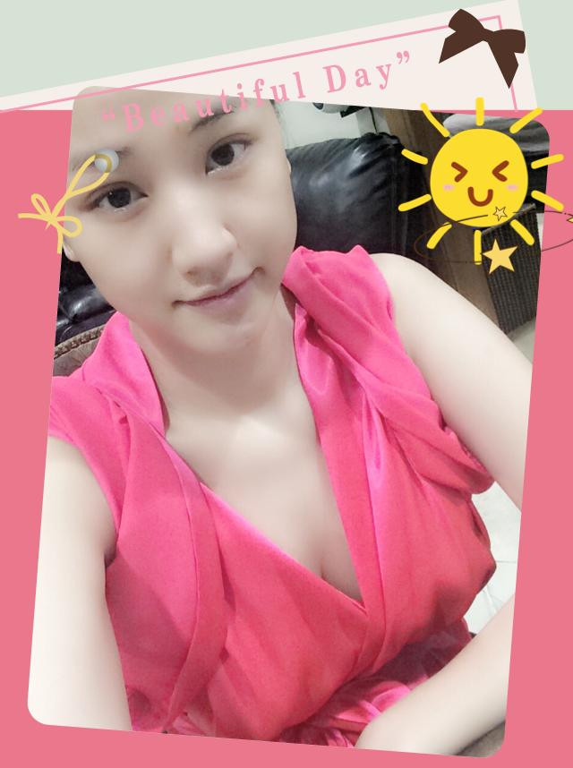 Cùng với đó, từ cuối tháng 4 đến nay, Maya dường như "mất tích" khỏi showbiz. Cô tạm ngưng các hoạt động giải trí để dành thời gian nghỉ ngơi.