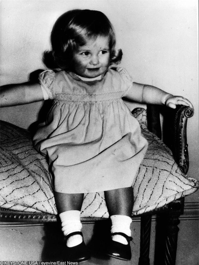 Trong cuốn sách hồi ký Diana: Her True Story in Her Own Words, Diana đã kể lại những ký ức đầu tiên của đời mình. “Đó là mùi của bên trong chiếc xe đẩy đầu tiên, thậm chí có thể nhớ lại mùi của phần vải chụp phía trên của chiếc xe”.