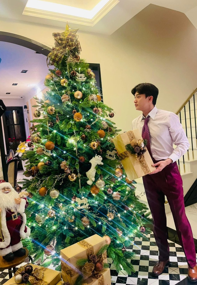 "Ảnh hơi mờ và bị lem, em thích lấy quà hay ăn kem?", Quốc Trường thả thính.