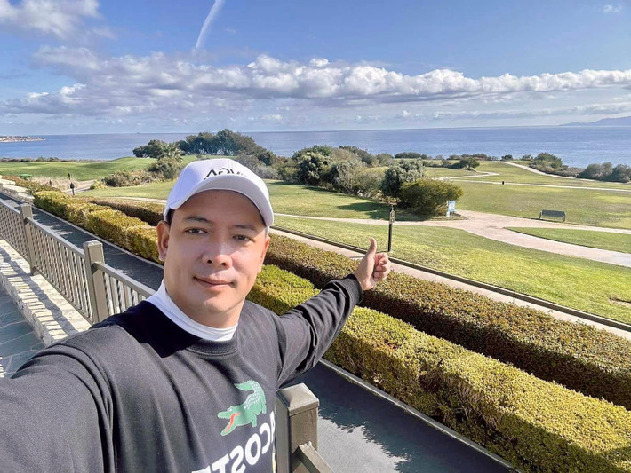 Bình Minh lần đầu đến trải nghiệm sân golf của cựu Tổng thống Mỹ Donald Trump.