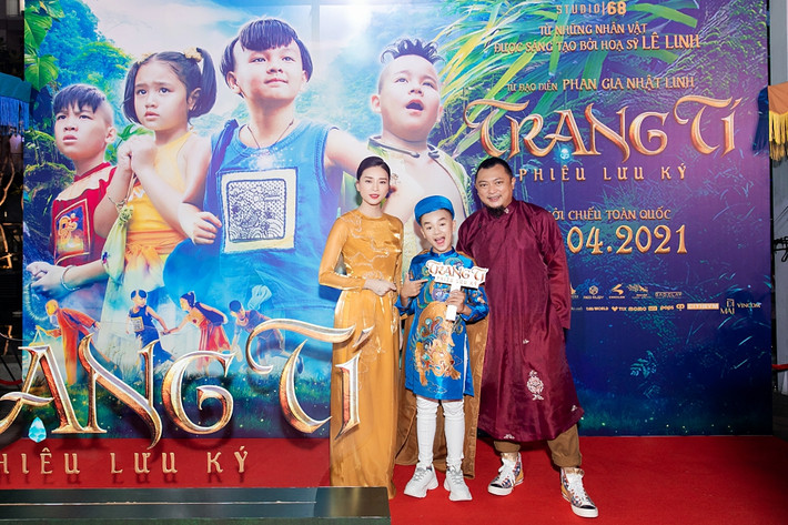 ##b###Ngô Thanh Vân, đạo diễn Phan Gia Nhật Linh và bé Hữu Khang trong vai Trạng Tí.