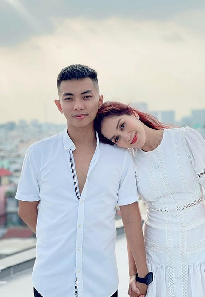 "Bờ vai của anh là nơi mà em thấy yên bình nhất", Khánh Thi dành lời tình cảm cho ông xã Phan Hiển.