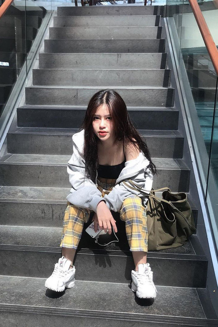 Trong số 5 chị em trong gia đình NSƯT Kim Tử Long, Gia Hân là người có tố chất nghệ thuật nổi trội hơn hẳn.