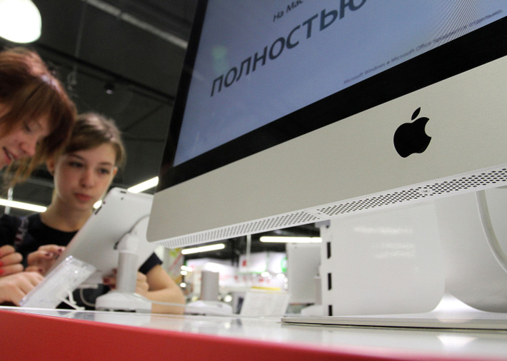 Mới đây, hãng Apple đã phải tạm dừng dịch vụ bán hàng trực tuyến tại Nga trước những biến động quá lớn của đồng tiền này.