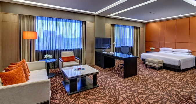 Các phòng nghỉ của khách sạn khá rộng rãi với những đồ nội thất sang trọng, tiện nghi.