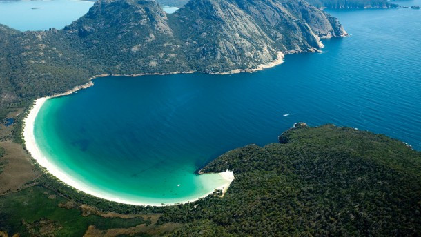 5. Tasmania, Úc: Hòn đảo Tasmania xinh đẹp của Úc có một cảnh quan tuyệt đẹp, kết hợp với một nền văn hóa ẩm thực truyền thống đặc sắc. Ngoài ra, nó cũng có một hệ động vật hoang dã rất hong phú.