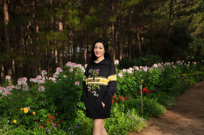 Giáng My tìm về giữa thiên nhiên.