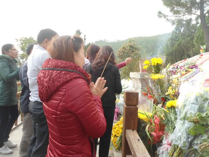 Bà Nguyễn Thị Phương, du khách đến từ Hà Nội chia sẻ: "Đầu năm, tôi và gia đình quyết định vào Quảng Bình để thắp hương tưởng nhớ công lao của Đại Tướng Võ Nguyên Giáp, người đã dành cả cuộc đời cho độc lập dân tộc".