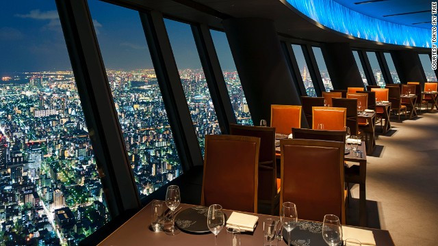 Sàn quan sát Tokyo Skytree (Nhật Bản). Tokyo Skytree là cấu trúc cao thứ 3 trên thế giới, với chiều cao 634 m và có hai tầng quan sát cao nhất của Nhật Bản. Du khách có thể ngắm nhìn quang cảnh tuyệt đẹp của núi Phú Sĩ từ sàn quan sát này.