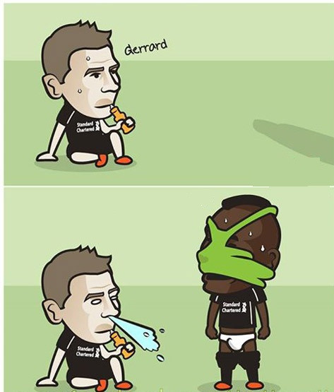 Độ "thông minh" của Balotelli khiến Gerrard phải sặc nước.
