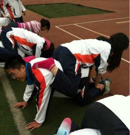 Thi chạy kiểu "không đỡ nổi".