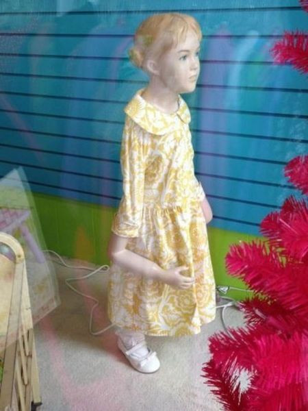 Búp bê tay dài.