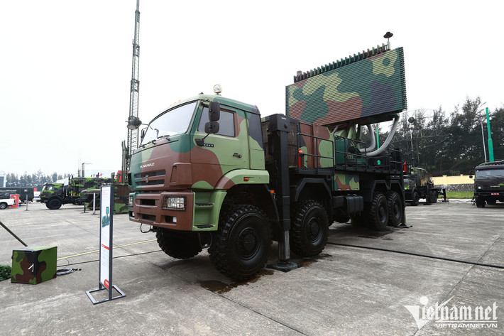 Hệ thống radar 3D giám sát không phận do Viettel High Tech phát triển và giới thiệu tại triển lãm.