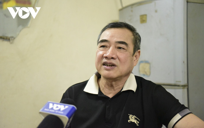 Ông Nguyễn Văn Miềng, Phó Giám đốc Công ty TNHH Hà Cầu - Thăng Long cho biết, sở dĩ bãi trông giữ xe vi phạm an toàn giao thông ngày càng quá tải là do mức phạt quá cao, chất lượng xe lại kém nên mức độ phạt tương đương với giá trị xe, thậm chí còn cao hơn nên người vi phạm bỏ lại, không đến lấy.