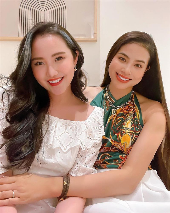 ân tình tiếp tục được phen nháo nhào trước khoảnh khắc hội ngộ của hai mẹ bỉm quyền lực Phạm Hương - Primmy Trương.
