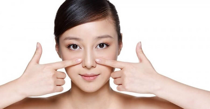 2 vị trí này nhỏ phá tướng cả đời điêu đứng. Người có tướng mũi nhỏ: Trong nhân tướng học tướng mũi tượng trưng cho cung tài bạch thể hiện sự giàu sang của một con người. Chính cái mũi này sẽ phá số, khiến chuyện không may cứ kéo đến.