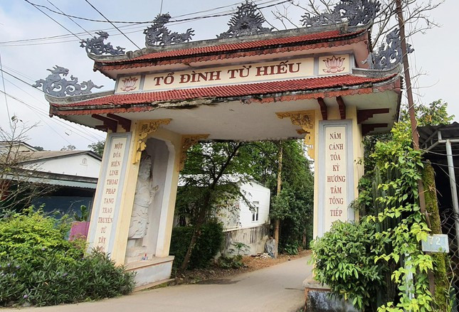 Ngược dòng lịch sử, vào thuở sơ khai, chùa Từ Hiếu nổi tiếng Việt Nam là một Thảo Am có tên gọi là am Âm Dưỡng. Nơi đây do Tổ sư Nhất Định lập nên. Ngài Nhất Định nguyên là tăng cang của chùa Giác Hoàng trong cung. Về sau Tổ sư Nhất Định cáo lão về quê để chăm sóc mẹ và tu hành thanh tịnh tại đây. Ảnh: Tiền Phong.