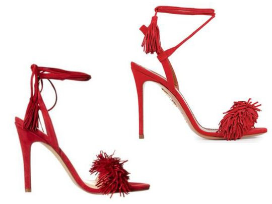 Ví dụ mẫu sandal Wild Thing có giá bán lẻ là 785 đô la của công ty Aquazzura, còn công ty của Ivanka Trump chỉ bán với giá 154 đô la với tên gọi Hettie.