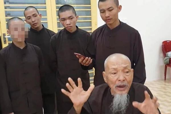 Ít ngày trước, ông Lê Tùng Vân cũng bị tạm giam giữ để điều tra 3 tội danh là lừa đảo chiếm đoạt tài sản, lợi dụng quyền tự do dân chủ xâm phạm lợi ích của nhà nước, tổ chức, cá nhân và tội loạn luân. Theo Vietnamnet đưa tin, nhiều người sống tại "Tịnh thất Bồng Lai" có quan hệ huyết thống với ông Lê Tùng Vân, trong đó có những đứa trẻ chỉ vài tuổi. Kết quả điều tra ban đầu cũng xác định, ông Lê Tùng Vân có 3 con với ít nhất 2 người con gái ruột của ông.
