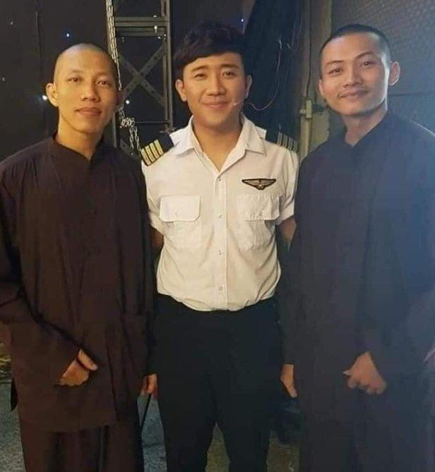 Nhóm người "Tịnh thất Bồng Lai" vướng lao lý, mới đây dân mạng bất ngờ đào lại hình ảnh loạt nghệ sĩ tên tuổi như Hoài Linh, Đàm Vĩnh Hưng, Trấn Thành... bên cạnh những người tự xưng sư thầy "Tịnh thất Bồng Lai".