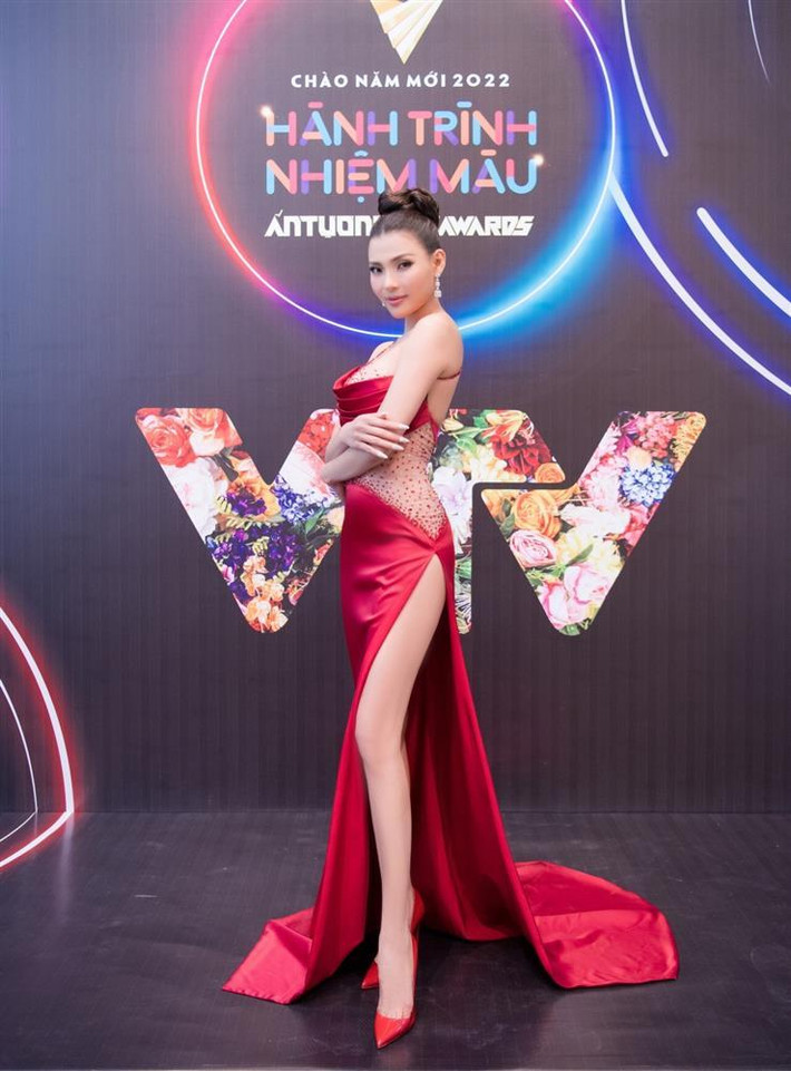 an khá hoang mang bởi thời gian gần đây, Thúy Diễm liên tục khoe thành quả giảm cân nhưng bụng lại tròn căng như sắp có bầu lần 2.