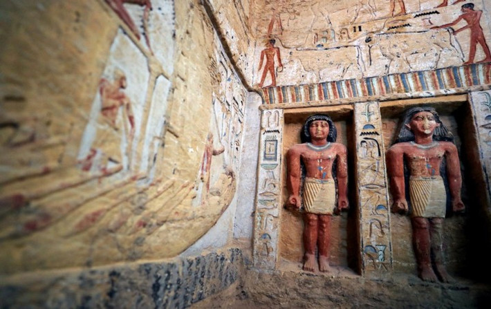 ##sc### Những bức tượng của các pharaoh và những người khác trong ngôi mộ 4.400 tuổi của thầy tế Wahtye vừa được phát hiện.