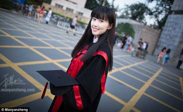 Được biết mục đích ban đầu của trường đại học Nhân dân Trung Quốc khi dùng những bức ảnh của hoa khôi trường làm hình nền cho trang chủ của website trường vào đúng mùa tuyển sinh là để thu hút chú ý của tân sinh viên, đặc biệt là các tân sinh viên nam. Không ngờ, hiệu quả của việc này đã vượt quá sức mong đợi của nhà trường. Hình ảnh xinh đẹp rạng rỡ của cô nữ sinh này đã thu hút một lượng lớn người truy cập vào trang chủ, khiến hoạt động của trang web bị gián đoạn vào tối 24/6/2013.