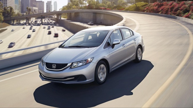 So với đời 2014, Civic Coupe 2015 có giá bán tăng 100 USD.