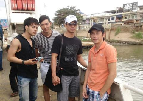Người ta cũng đồn đoán rằng, Hoài Linh chính là người đứng phía sau sự nổi tiếng của những cái tên đình đám: như “ông hoàng nhạc Việt” Đàm Vĩnh Hưng, như MC nổi như cồn Trấn Thành, như Dương Thiệu Vũ, như Khởi My, hay mới đây nhất là Hoài Lâm.