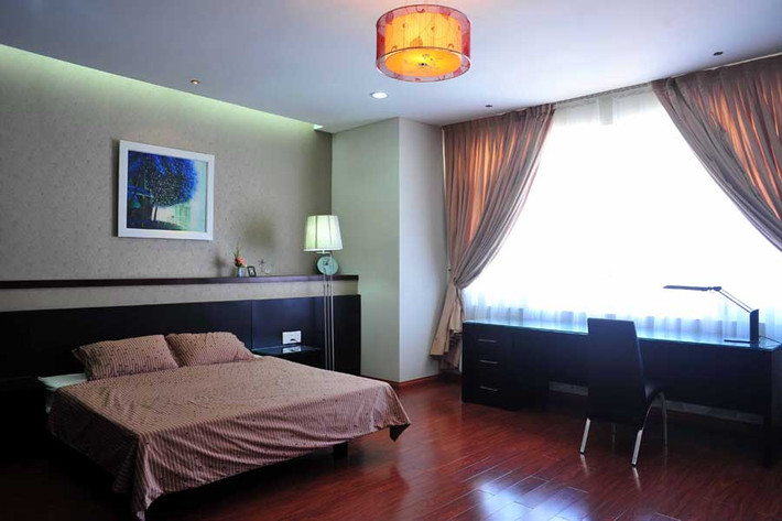 Một phòng ngủ ấm cúng trong căn nhà.