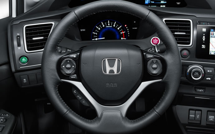 Một điểm mới ở Honda Civic 2015 chính là tùy chọn hộp số vô cấp CVT có trên Civic Sedan LX, Civic Coupe LX và EX.