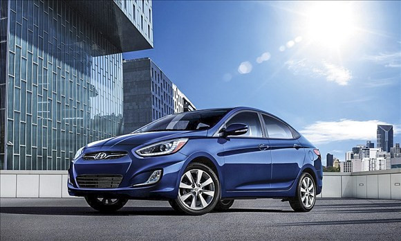So với các mẫu ô tô Hàn Quốc có mặt trên thị trường từ đầu những năm 2000, Hyundai Accent thực sự là một thay đổi mang tính bước ngoặt. Dòng xe sản xuất năm 2014 ghi điểm với thiết kế mang ngôn ngữ dòng chảy, khả năng vận hành linh hoạt và nhiều trang bị đời mới.