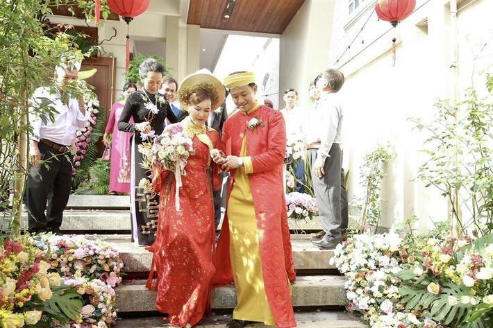 hời gian đi lại mất vài phút vì 2 gia đình chỉ cách nhau 1 đường quốc lộ.
