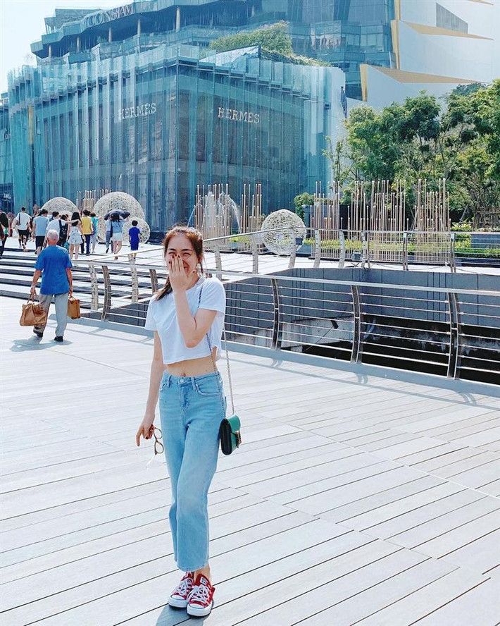 hiều cao không mấy nổi bật của sao nữ 9X.