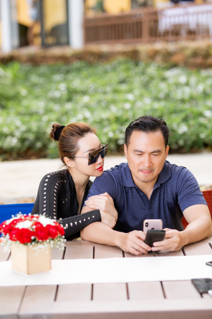 Lý Thùy Chang được coi là người phụ nữ đầu tiên Chi Bảo chính thức giới thiệu với khán giả sau hơn 8 năm ly hôn. Anh chia sẻ đến truyền thông rằng muốn cưới Lý Thùy Chang rồi cùng cô sinh con và tạo dựng một gia đình nhỏ.