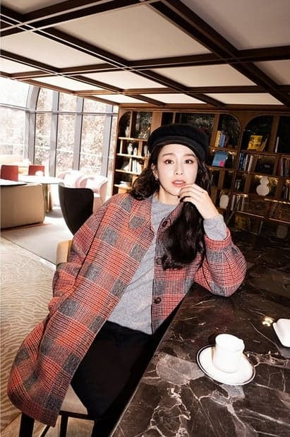 br/> Vừa qua, loạt ảnh Kim Tae Hee thực hiện cho một thương hiệu thời trang đã được công bố.
