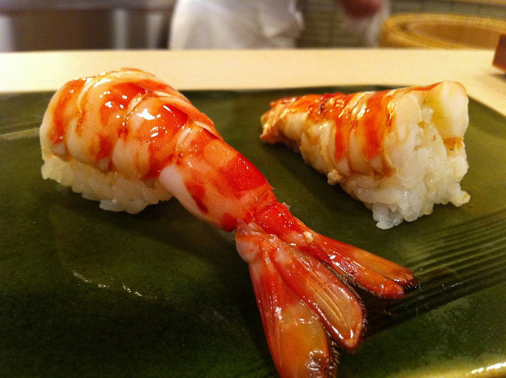 Sushi Nhật Bản: Món sushi ngon nhất thế giới được chế biến tại nhà hàng Sukiyabashi Jiro.