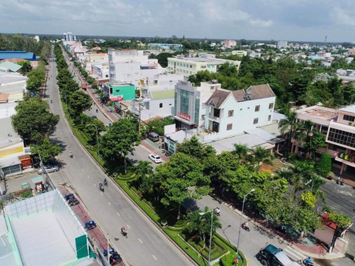 Trà Vinh là một tỉnh ven biển thuộc đồng bằng sông Cửu Long, ở hạ lưu sông Mêkông, nằm giữa sông Tiền và sông Hậu, có 65km bờ biển. Vùng biển Trà Vinh nằm trong vùng biển Đông Nam Bộ tiếp giáp với vùng biển Tây Nam Bộ.