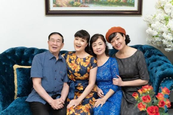 Gia đình nghệ sĩ hài Vân Dung hiện tại.