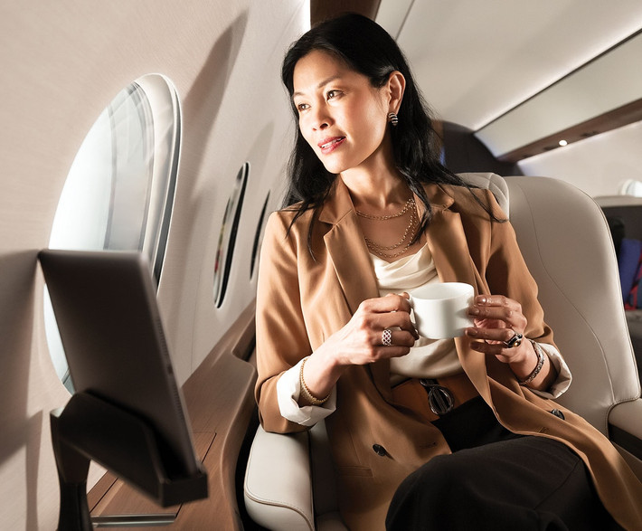 Gulfstream G700 cũng có hệ thống chiếu sáng sinh học giúp ngăn tình trạng jetlag (mất cân bằng sinh học do thay đổi múi giờ) đối với những chuyến bay xuyên lục địa. Ảnh: Gulfstream Aerospace.