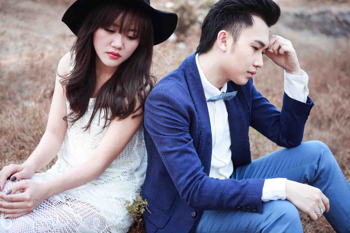 “Chơi vơi trong cơn đau” là ca khúc mới của nhạc sỹ trẻ Trịnh Thăng Bình. Đó là câu chuyện của hai người trẻ đi tìm nhau trong tình yêu, họ lạc mất nhau nhưng vẫn mãi nhớ về nhau.