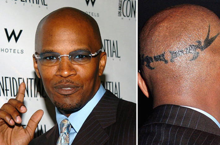 Jamie Foxx chịu chơi với hình xăm trên đầu để kỷ niệm ngày tròn 40 tuổi.