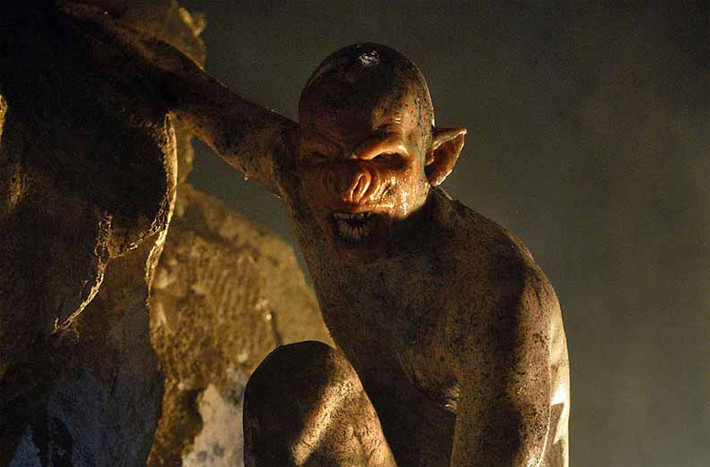 Những sinh vật Crawlers trong The Descent - bộ phim kinh dị kể về một nhóm thám hiểm bị kẹt lại trong hang động và phải đối đầu với các sinh vật bí ẩn. C húng ăn thịt, mổ bụng, tàn sát nhóm sinh viên này.